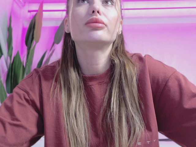 kaseyquinn's BongaCams show and profile