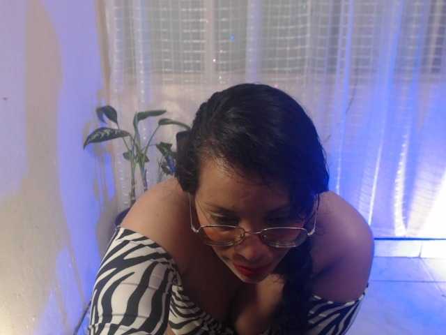 Sabrina08 live cam on BongaCams