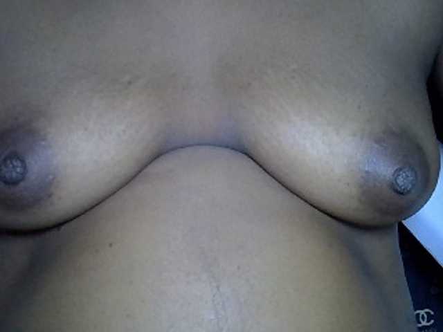 Sexylip live cam on BongaCams