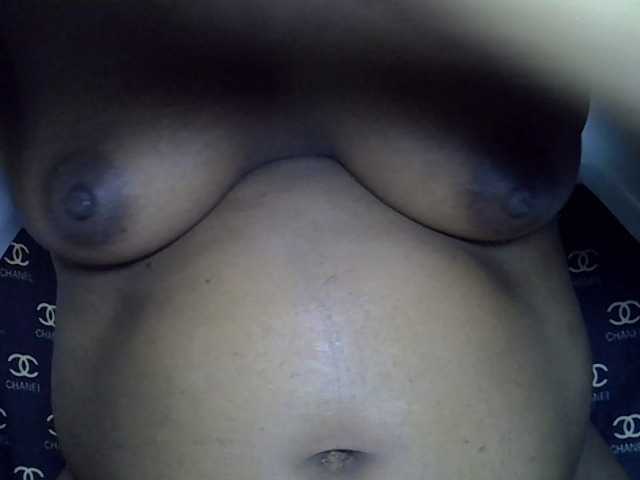 Sexylip live cam on BongaCams