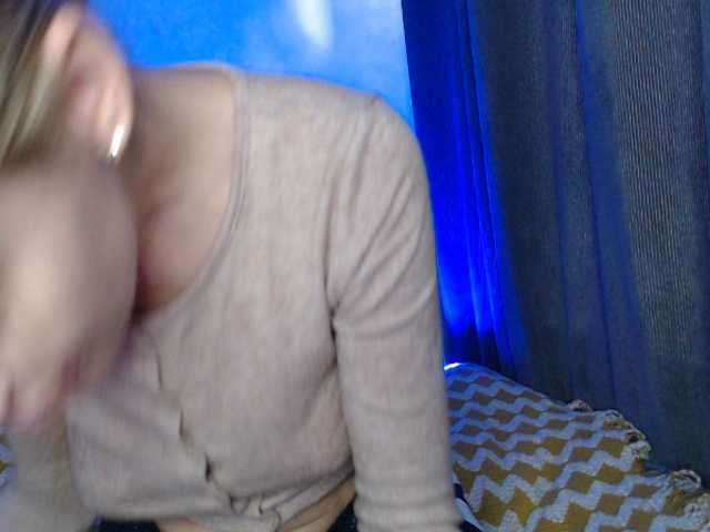 NoraSweet live webcam show