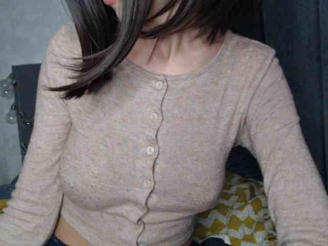 NoraSweet webcam