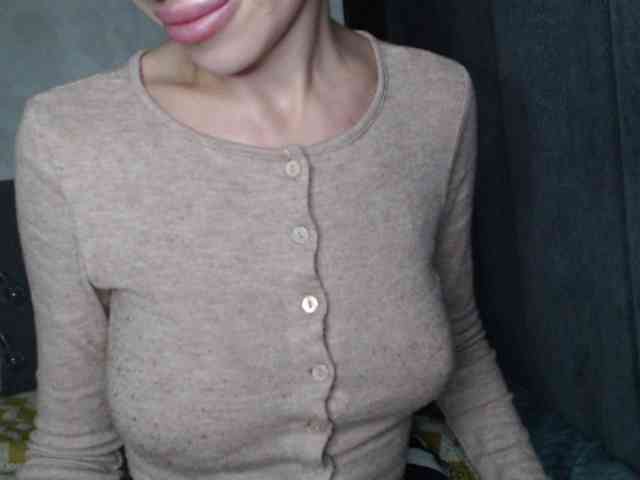NoraSweet webcam