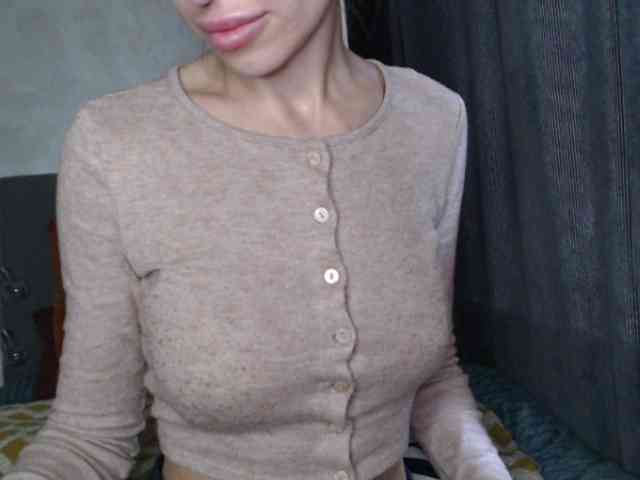 NoraSweet webcam