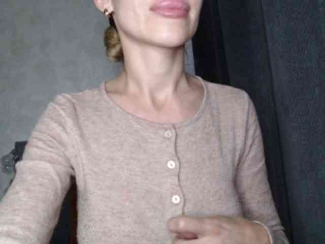 NoraSweet webcam
