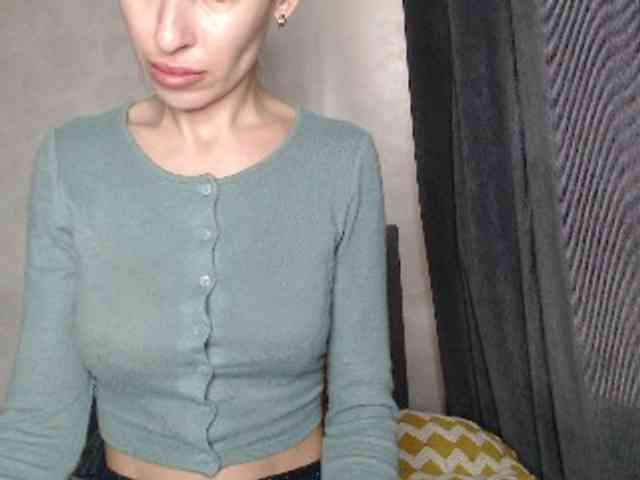 NoraSweet webcam