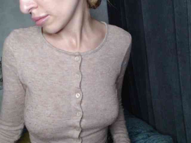 NoraSweet webcam