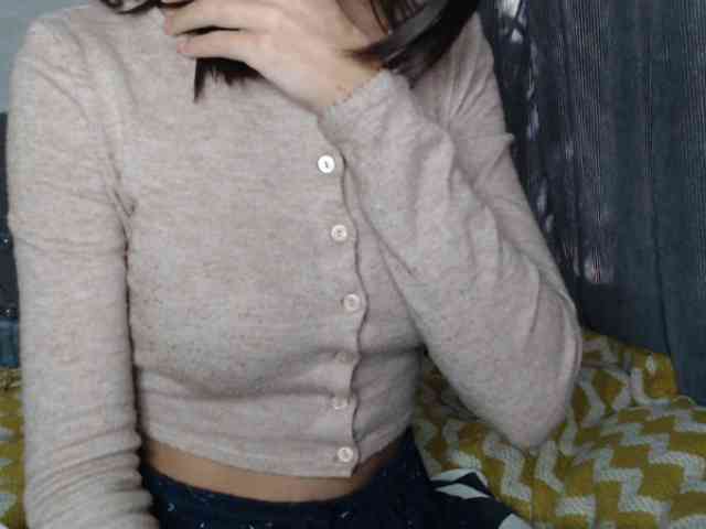 NoraSweet webcam
