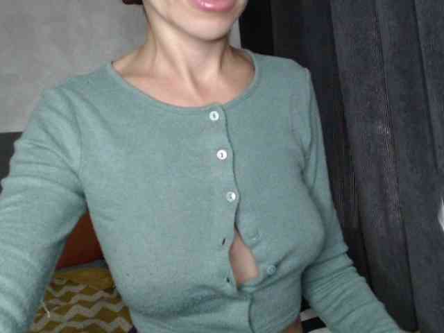 NoraSweet webcam