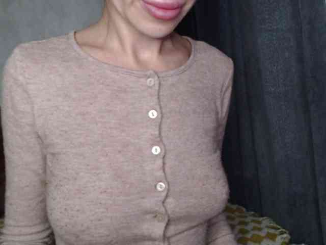 NoraSweet webcam