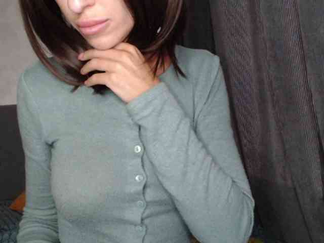 NoraSweet webcam
