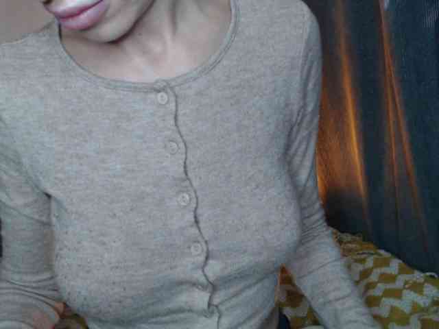 NoraSweet webcam