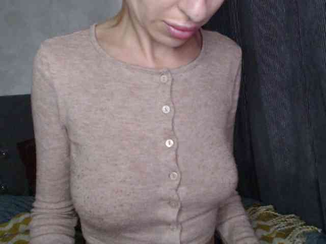 NoraSweet webcam