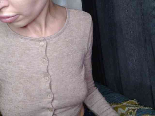 NoraSweet webcam