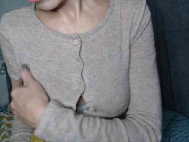 NoraSweet webcam