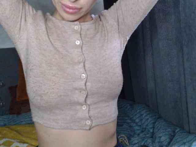 NoraSweet webcam