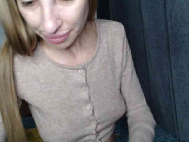 NoraSweet webcam