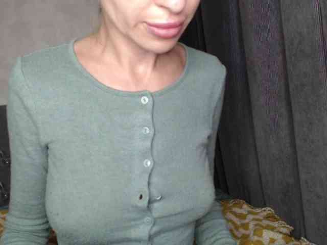NoraSweet webcam
