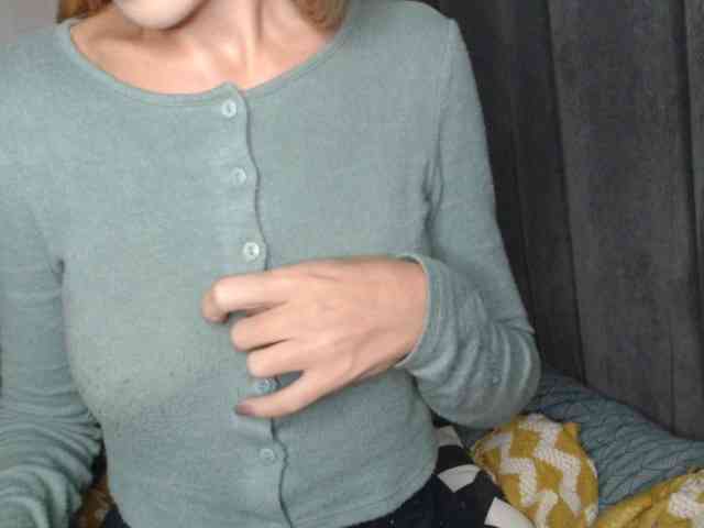NoraSweet webcam