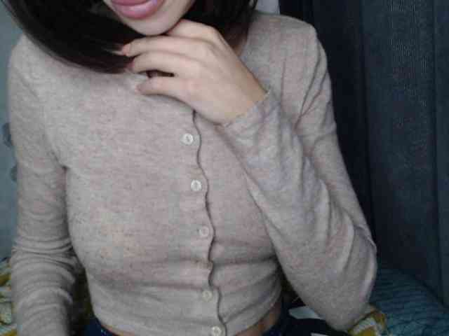 NoraSweet webcam