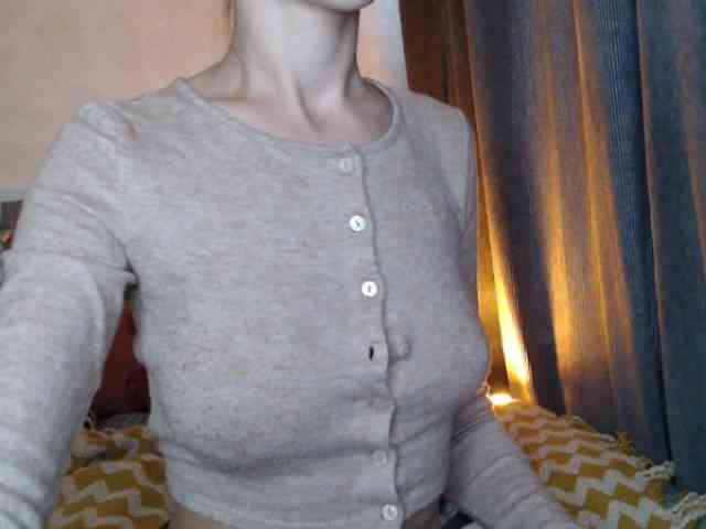NoraSweet webcam