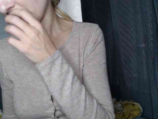NoraSweet webcam
