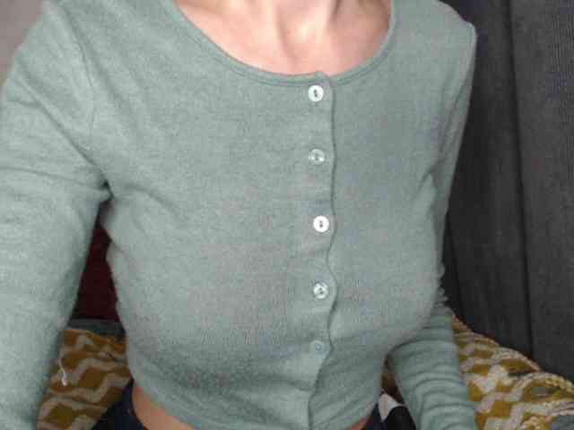 NoraSweet webcam
