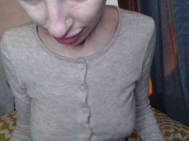 NoraSweet webcam