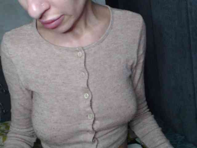 NoraSweet webcam