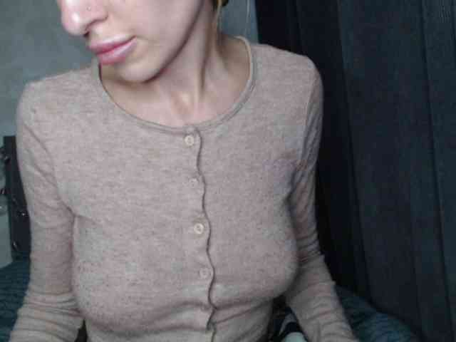 NoraSweet webcam