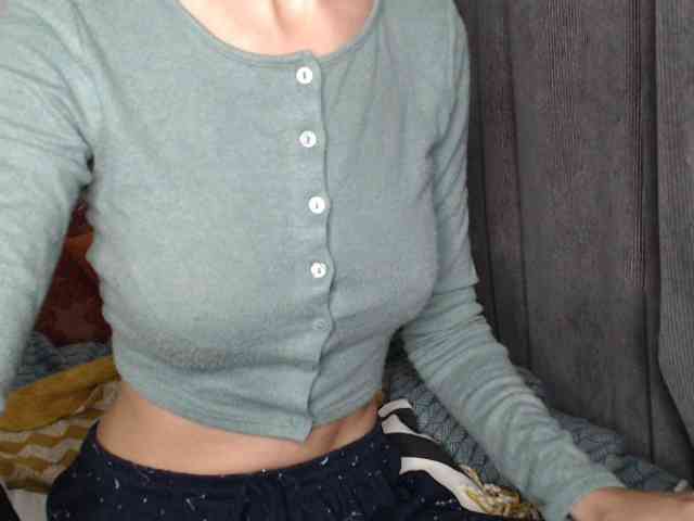 NoraSweet webcam