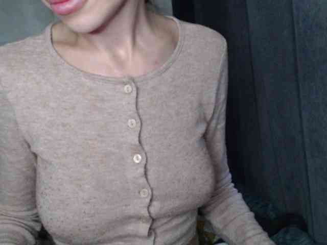 NoraSweet webcam
