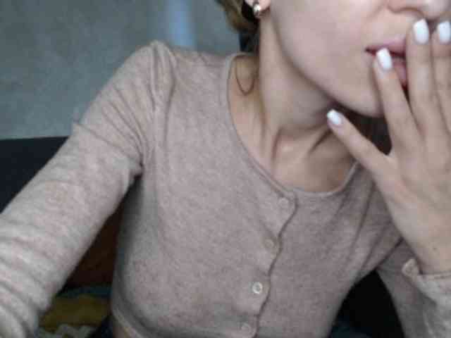 NoraSweet webcam