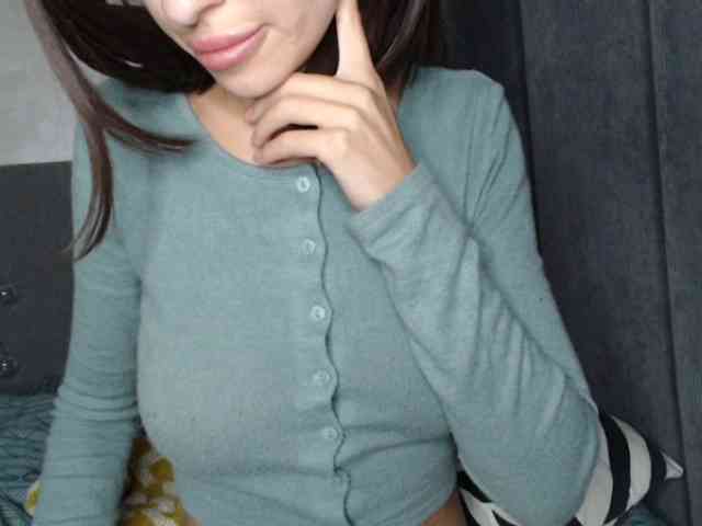 NoraSweet webcam