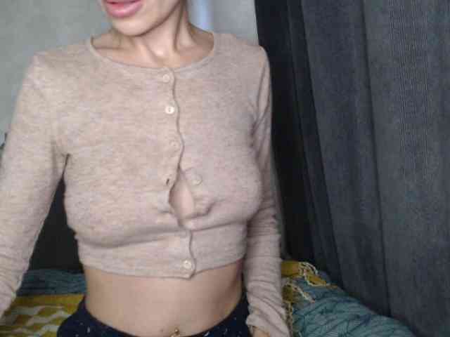 NoraSweet webcam