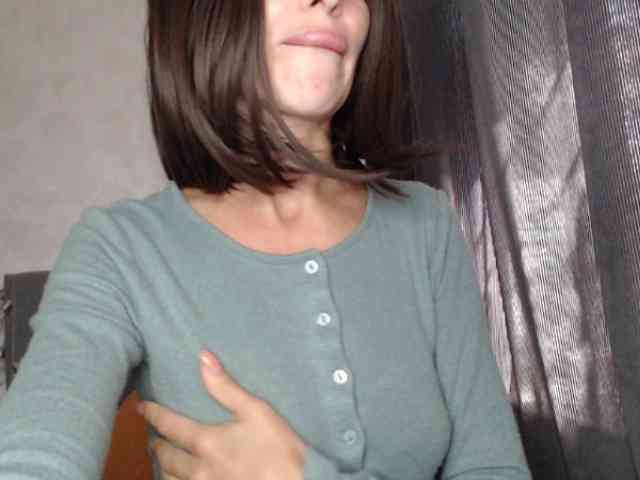 NoraSweet webcam