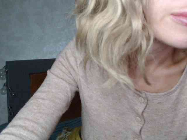 NoraSweet webcam