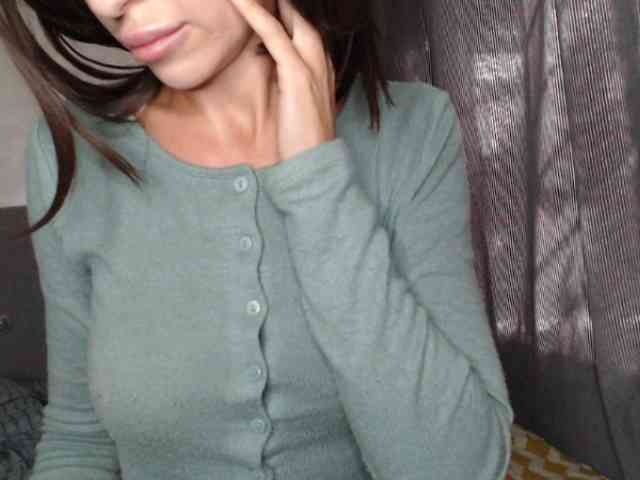 NoraSweet webcam