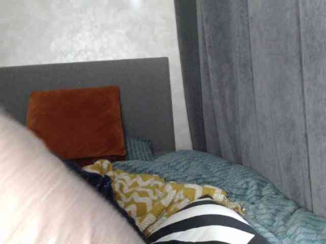 NoraSweet webcam