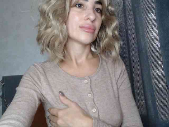 NoraSweet webcam