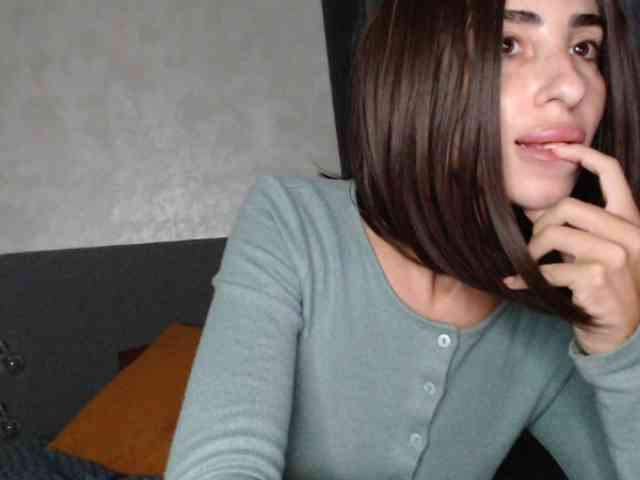 NoraSweet webcam