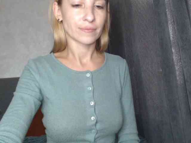 NoraSweet webcam