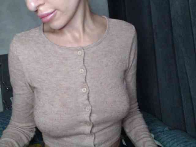 NoraSweet webcam