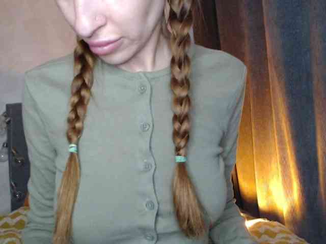 NoraSweet webcam