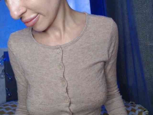 NoraSweet webcam