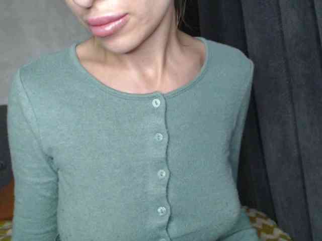 NoraSweet webcam