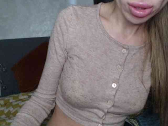 NoraSweet webcam