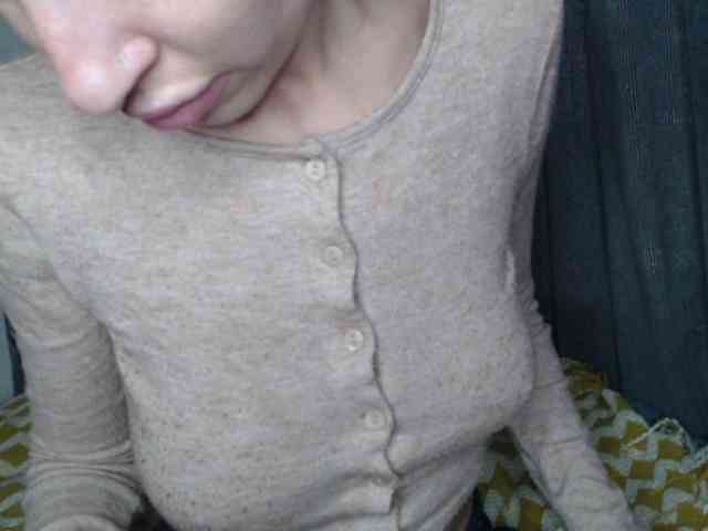 NoraSweet webcam