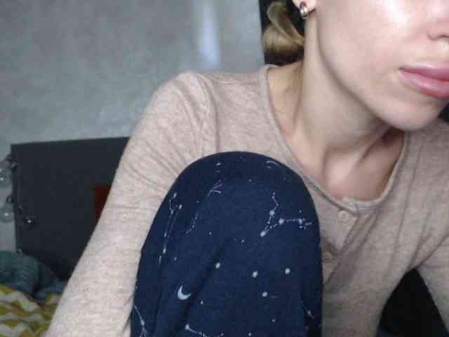 NoraSweet webcam