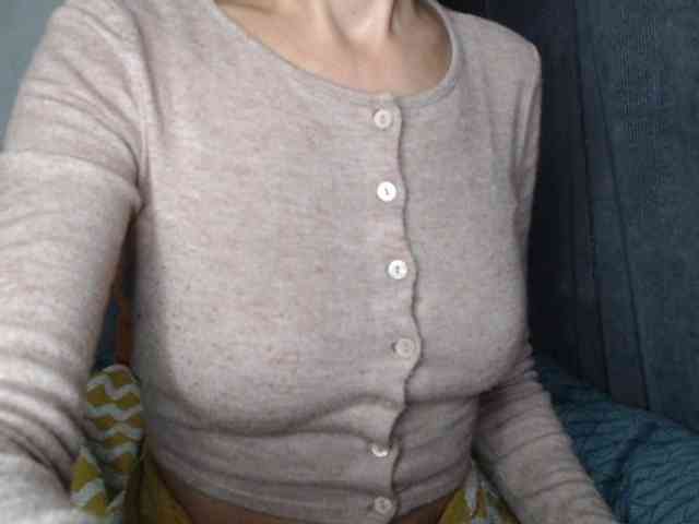 NoraSweet webcam
